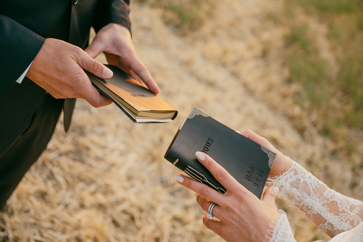 presley-gray-photo-Deerlodge-rustic-western-Montana-wedding-5953