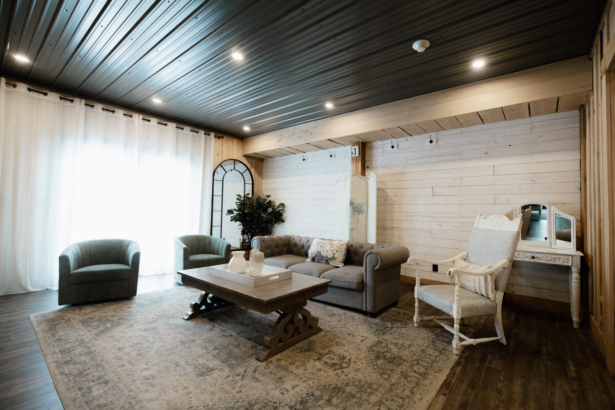 Bear-Ridge-Destination-barndo-suites-rosie-photo-video-110