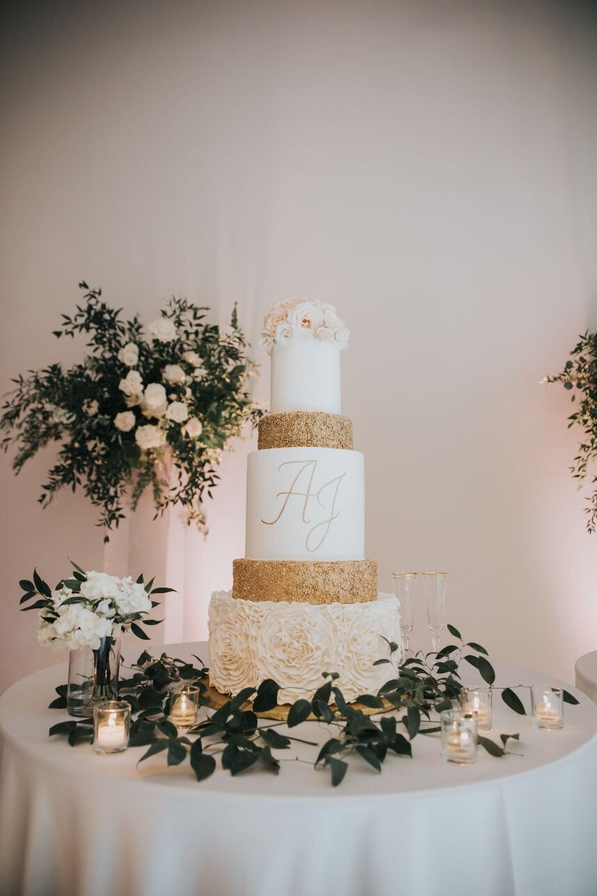 glam cake white and gold