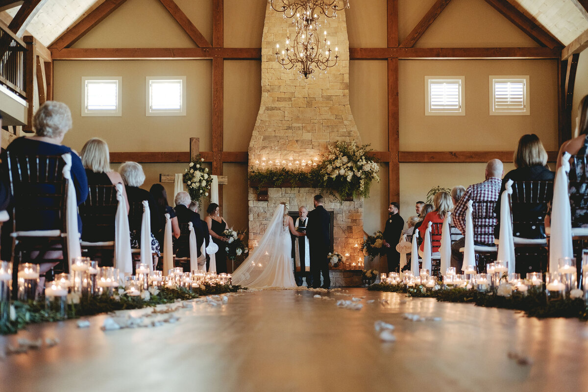 The English Barn | Kansas City Wedding & Event Venue