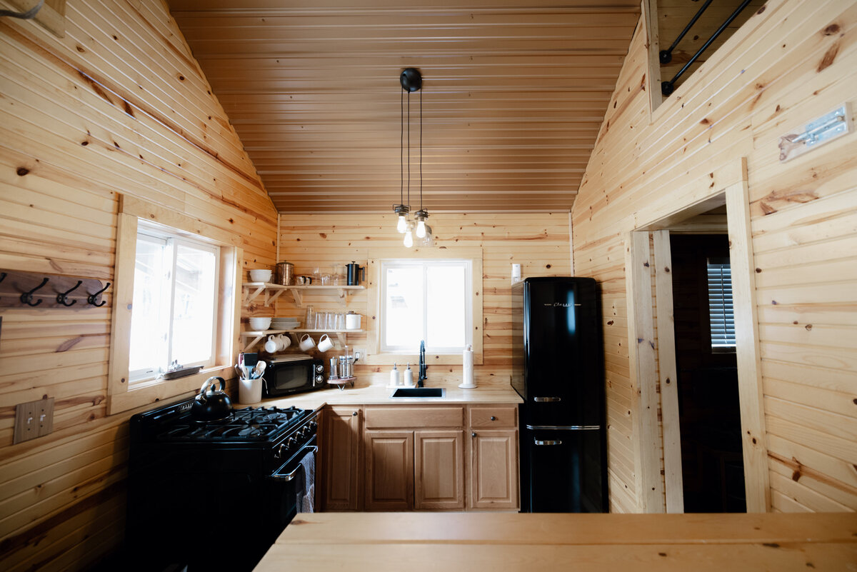 Bear-Ridge-Destination-cozy-cabin-rosie-photo-video-129