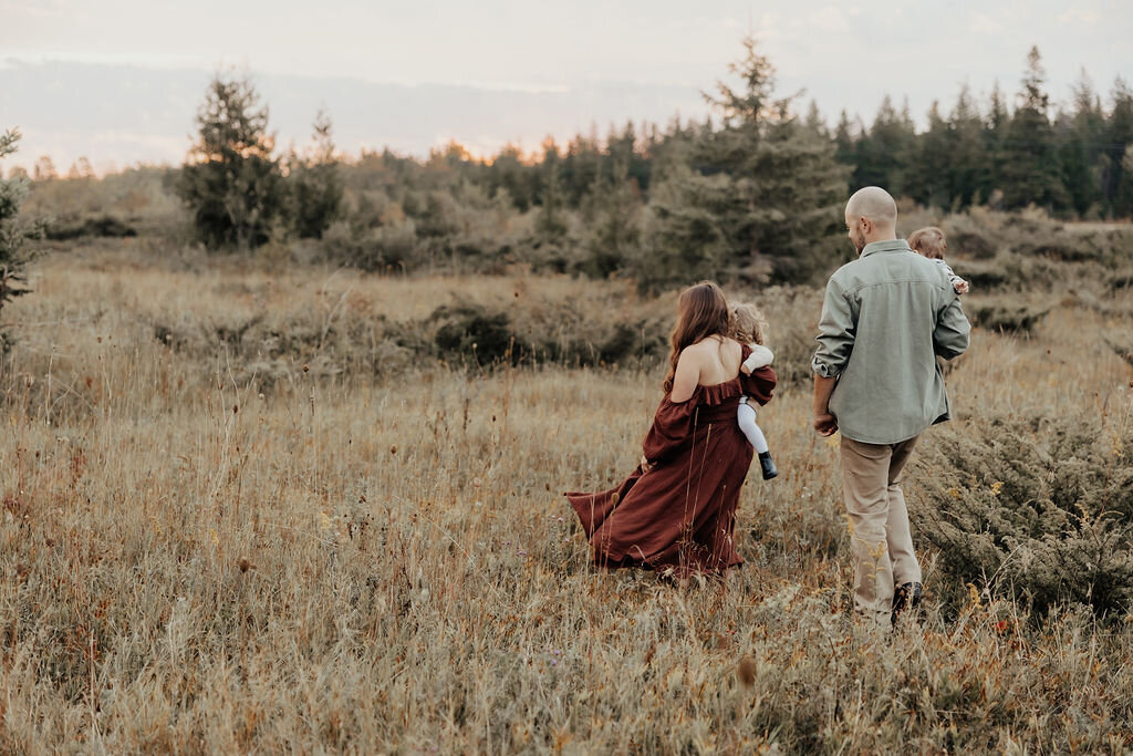 Natural Family Photos in Ottawa - Maiora Studios - Sheppey Family 7