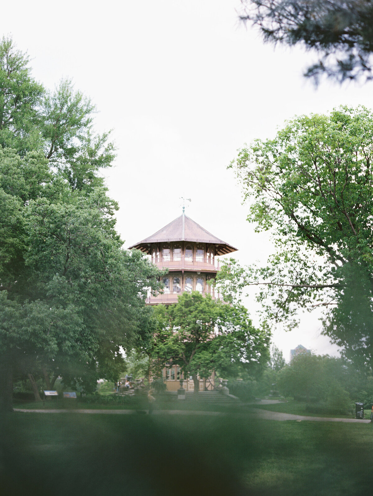 HannahDylanFilm-Mount-Vernon-Patterson-Park-Engagement-Session-Baltimore-Wedding-Phootgrapher-Nicole-Simensky-Photography-14
