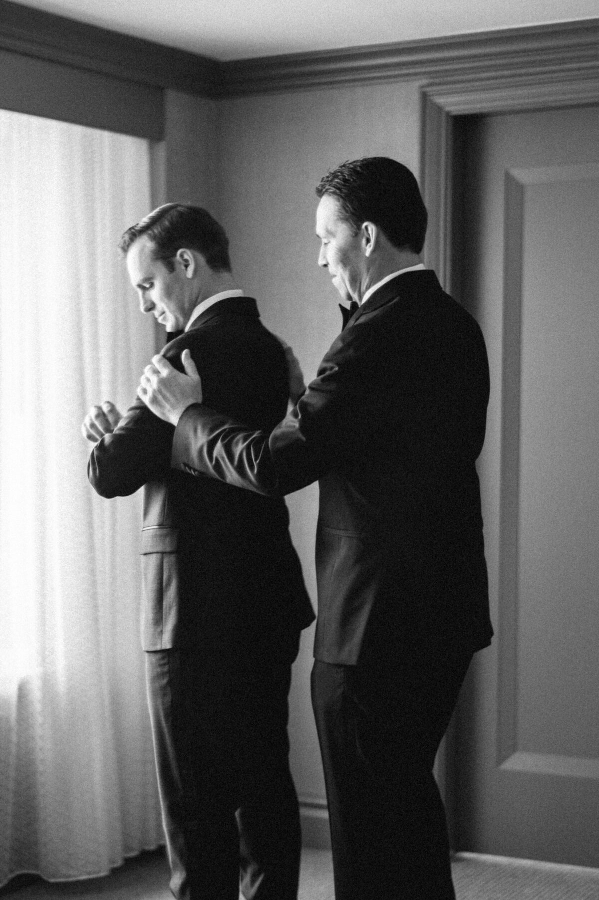 four-seasons-chicago-fall-wedding-alex-ferreri--16