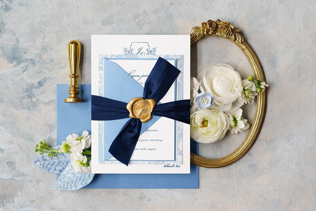 lace-and-belle_classic-vintage-blue-wedding-invitations-2