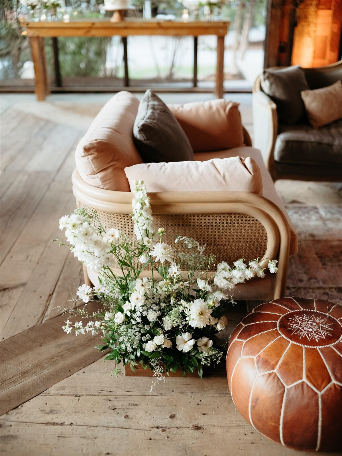 white-florals-wedding-reception-lounge