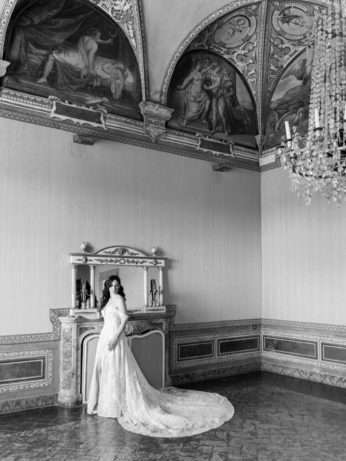 016-Bride-Getting-Ready-at-Villa-Corsini