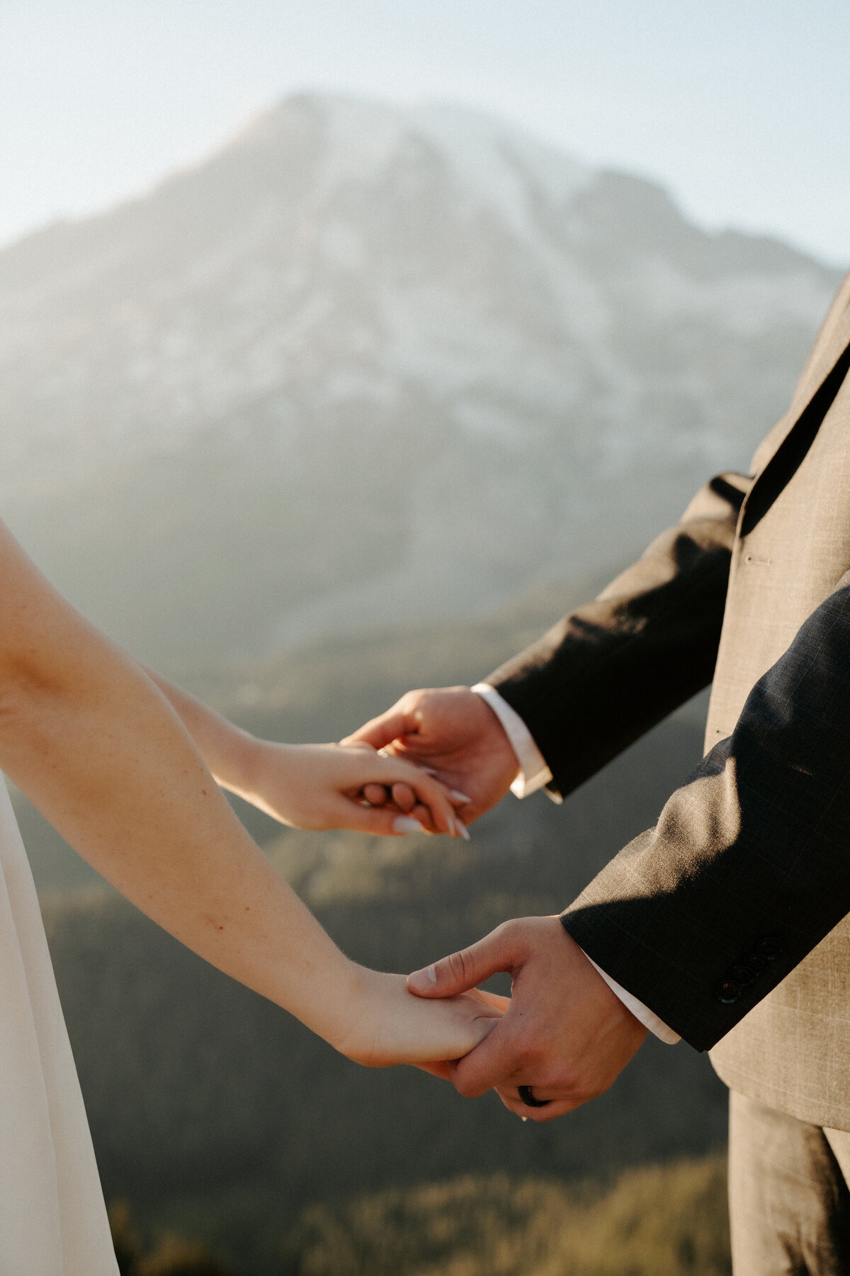 Jessica&Ryan-MountRainier-Elopement-VenturetoElope-322