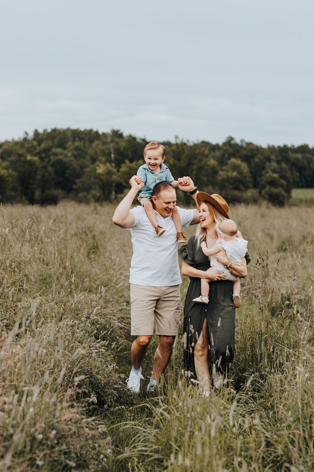 Open Field Ottawa Family Photos - Andrews Family 2 - Maiora Studios