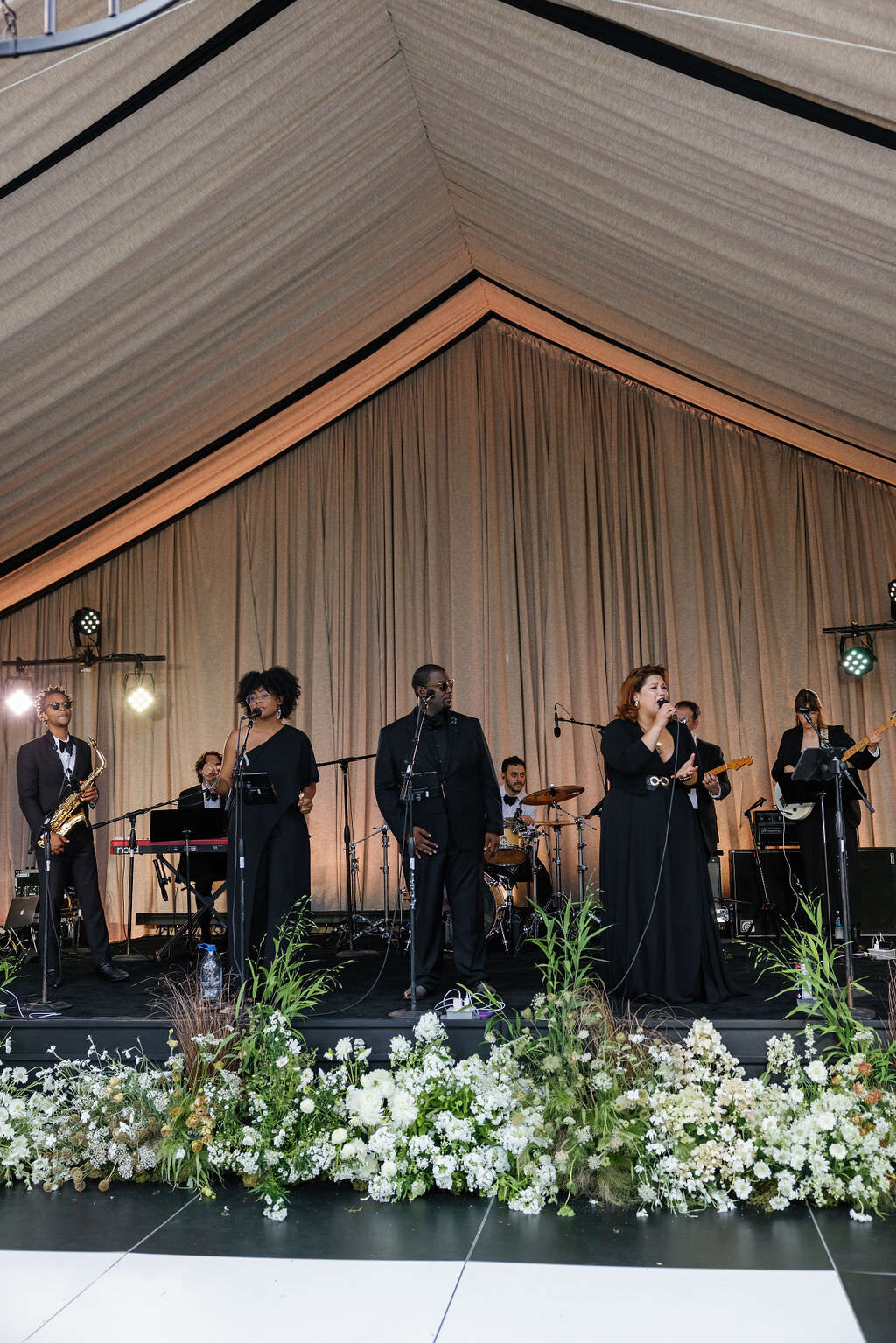 Sophisticated-black-tie-outdoor-wedding-in-portland-oregon-1423