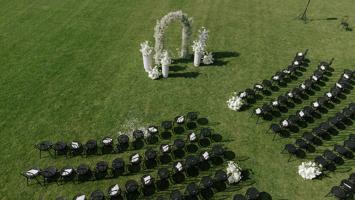 elegant-white-wedding-ceremony-view-from-sky