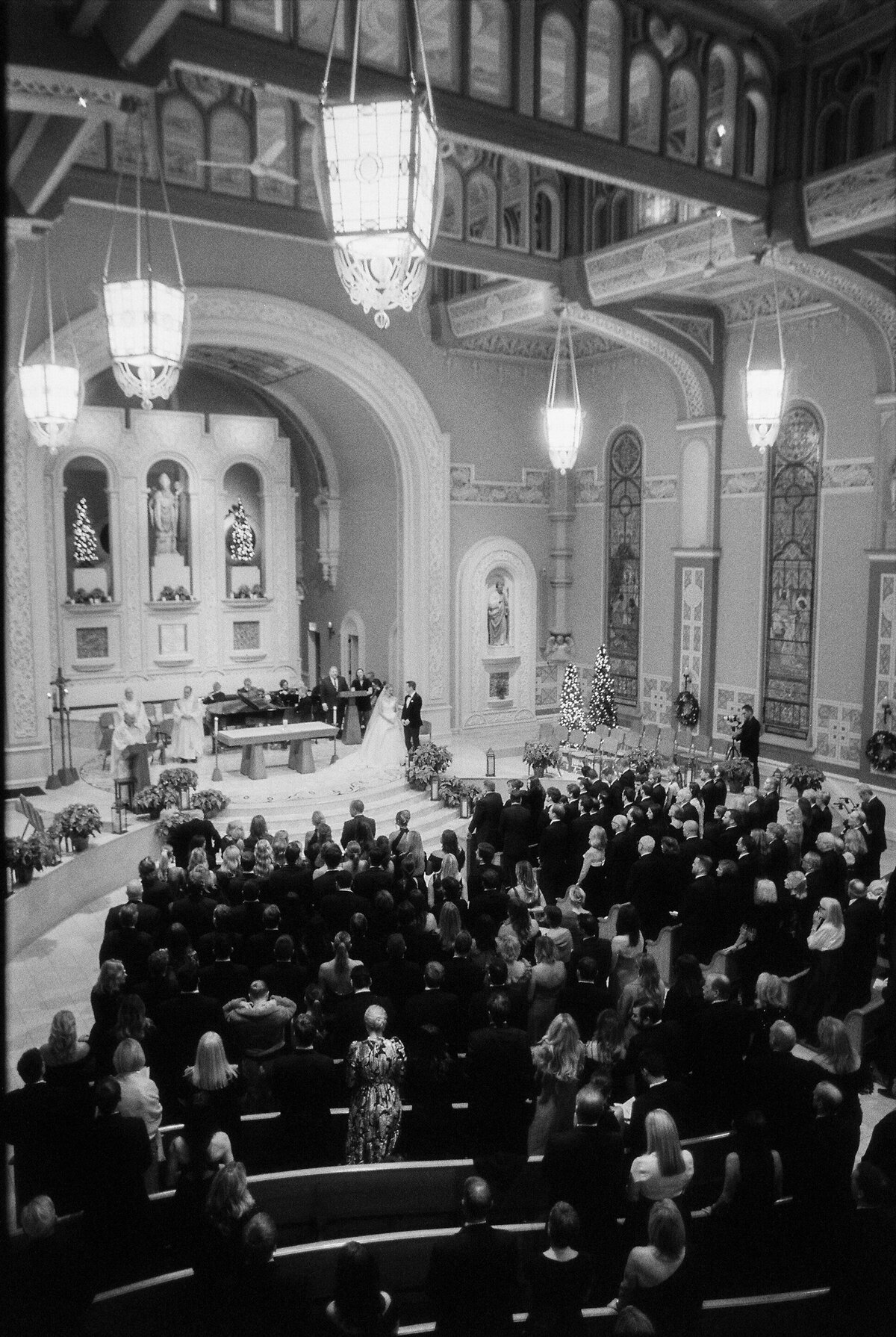 chicago-luxury-winter-wedding-at-old-st-pats-8