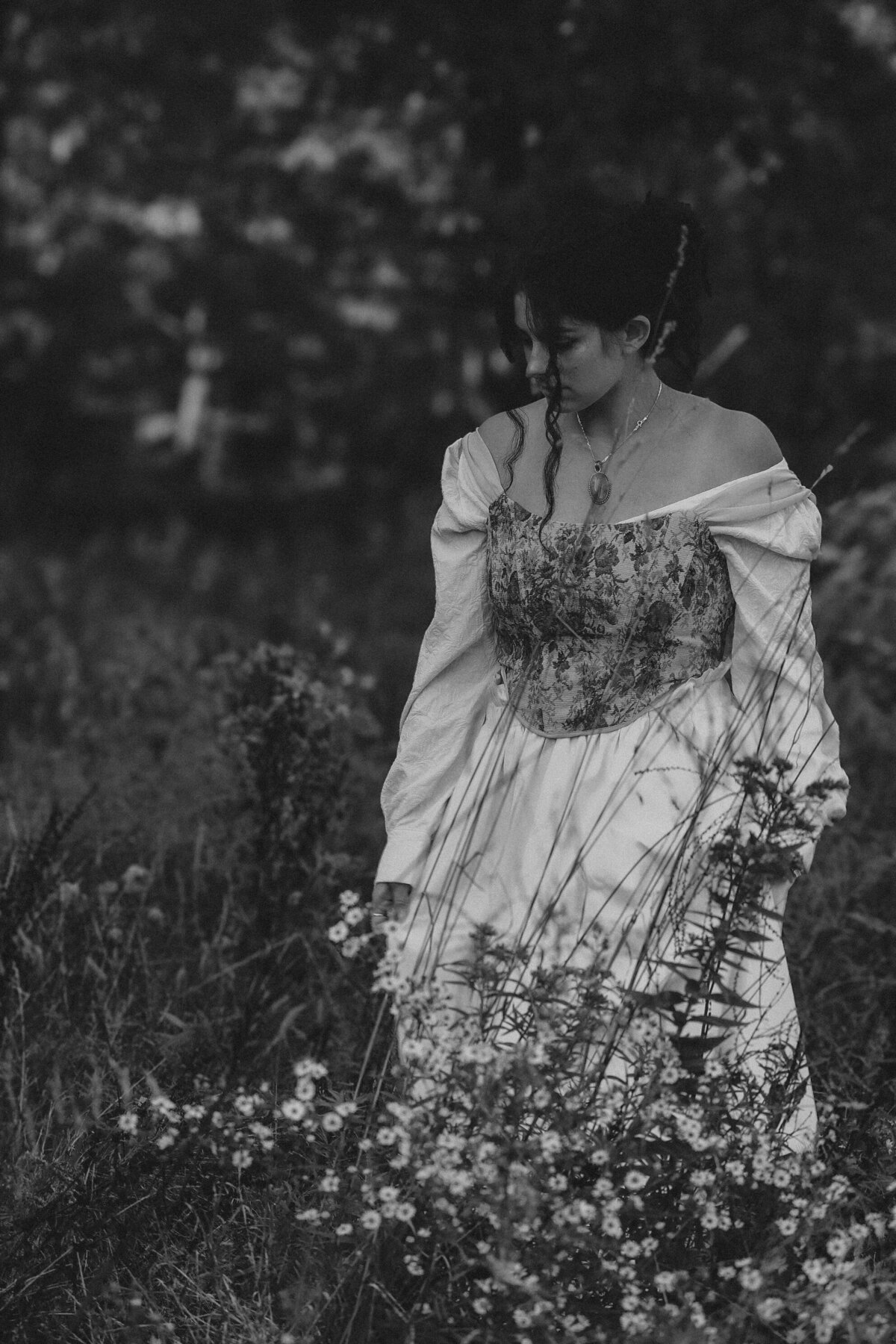 picture of Sydney Spotts in a field