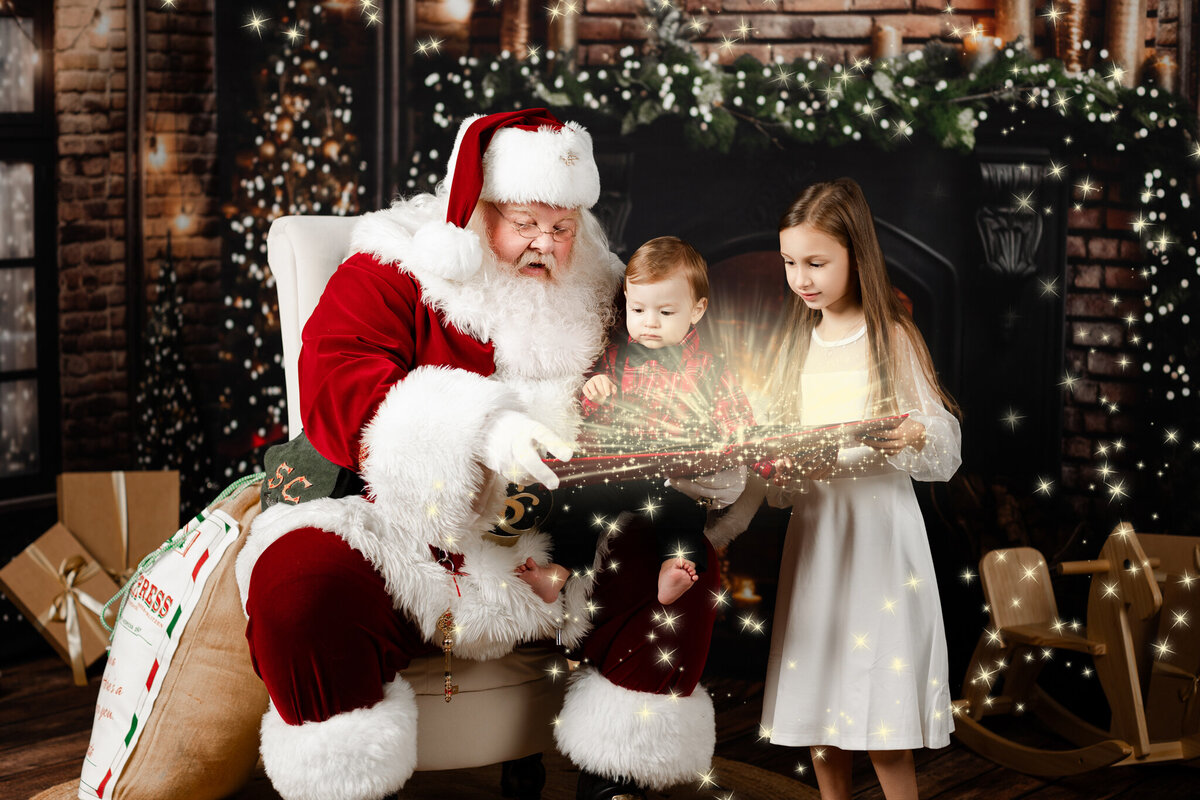 Best NWA holiday photographer, holiday portraits near me, Northwest Arkansas holiday photography, NW Arkansas holiday photos, NWA santa photos