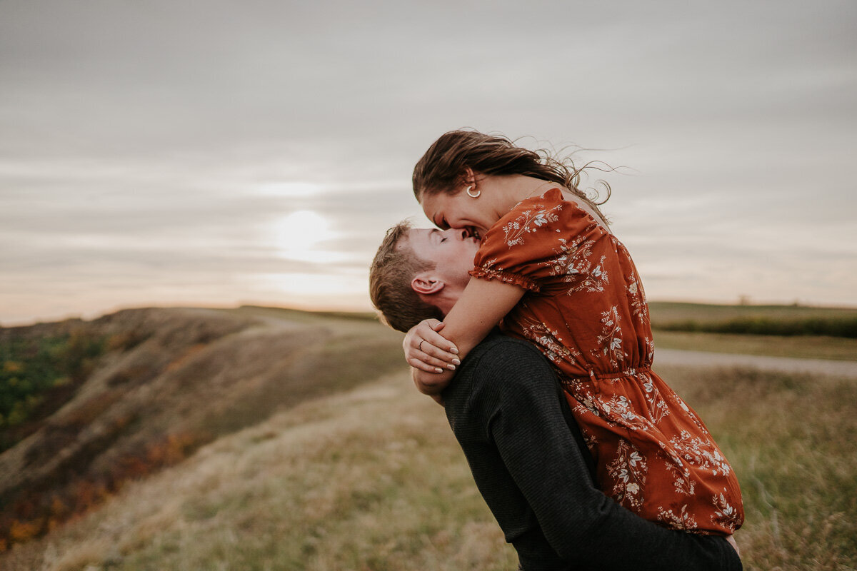 lumy+co_badlands-local-buffalo-jump-engagement-photographer-22