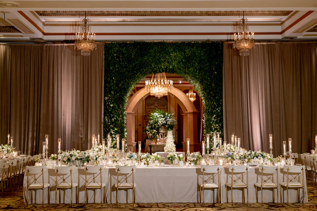 chicago-luxury-winter-wedding-at-old-st-pats-20