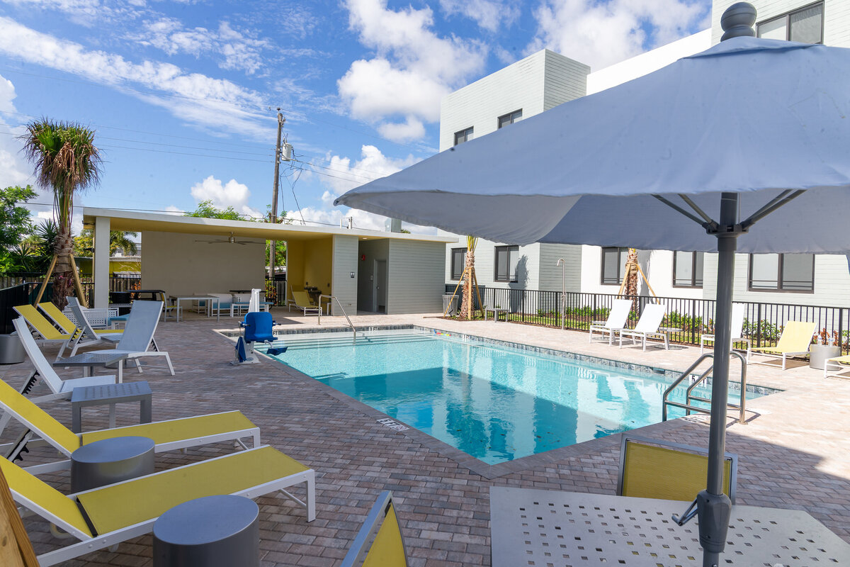 062524BERKELYPALMBEACH-104