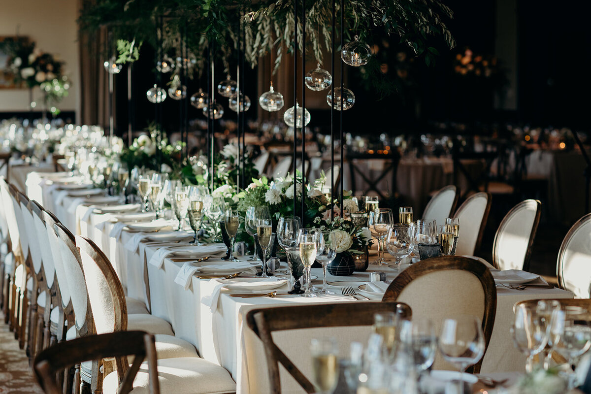 wedding party table at Skokie Country Club