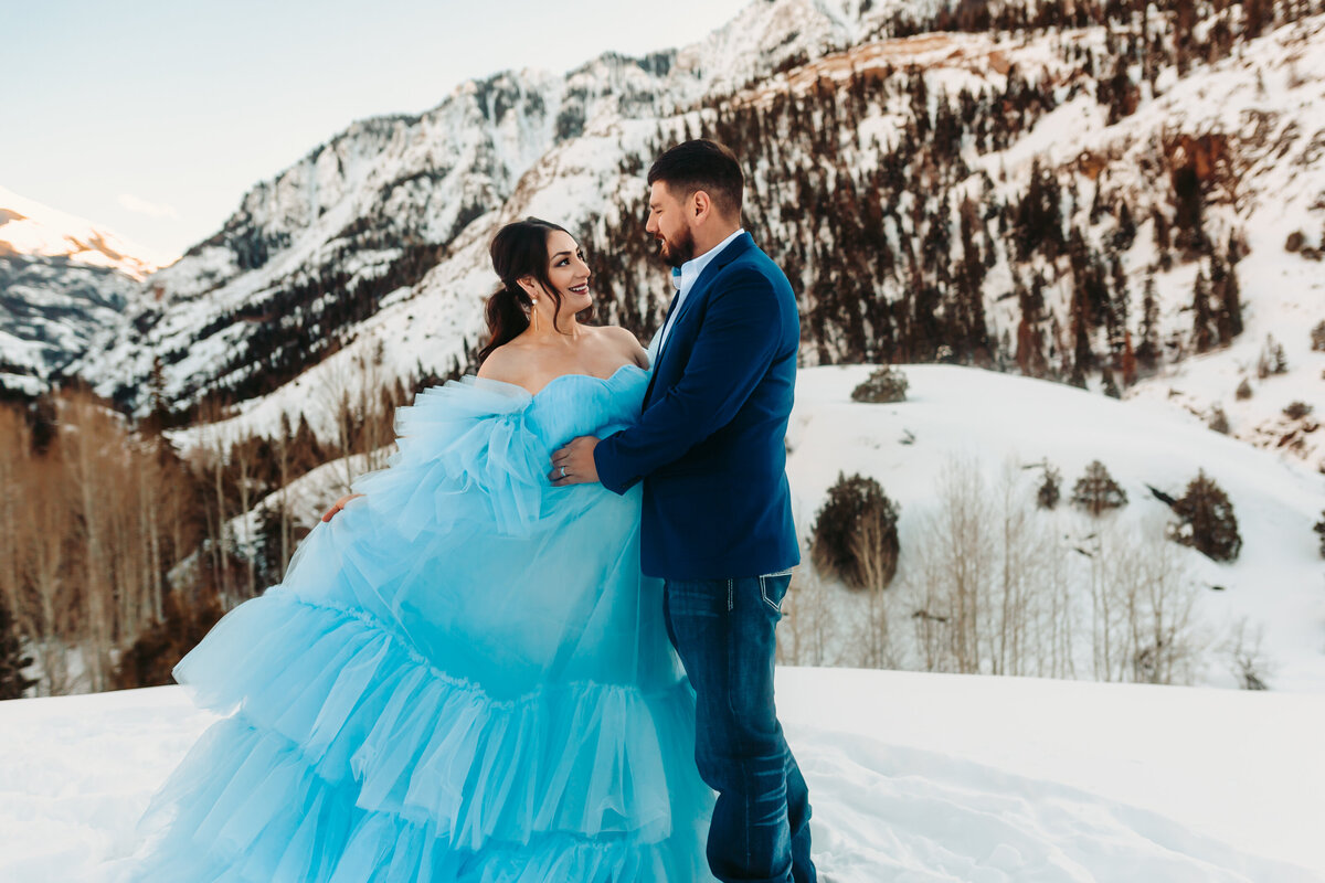 Ouray maternity session in the snow.