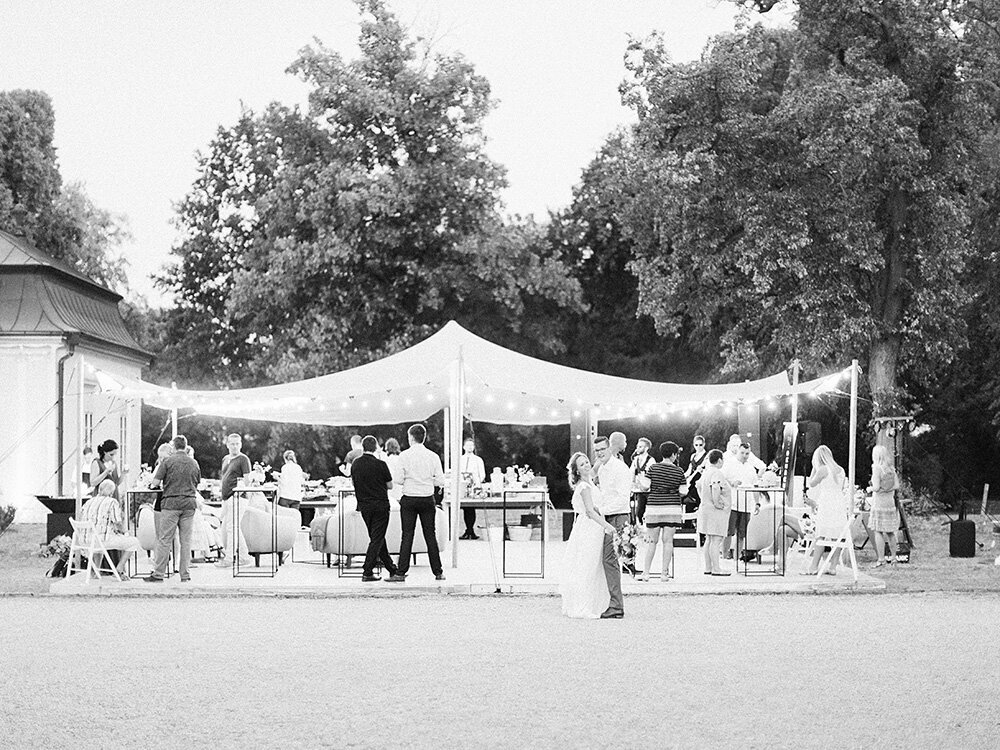 wedding_in_prague_tent