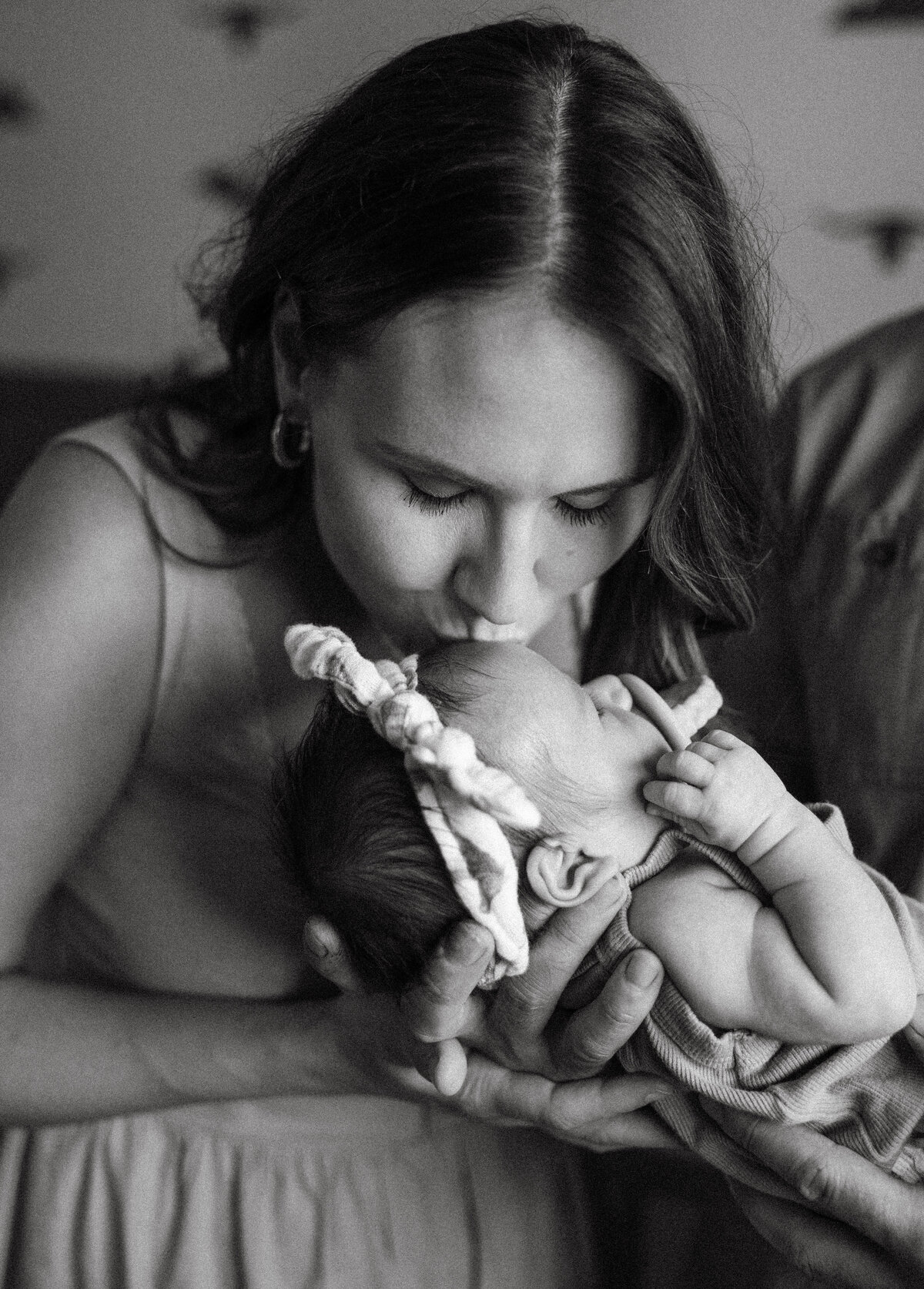 at-home-newborn-photo-session-windsor086