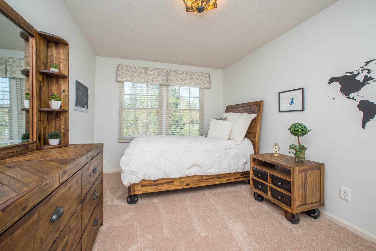 2017-04_1061LakemontDr-145