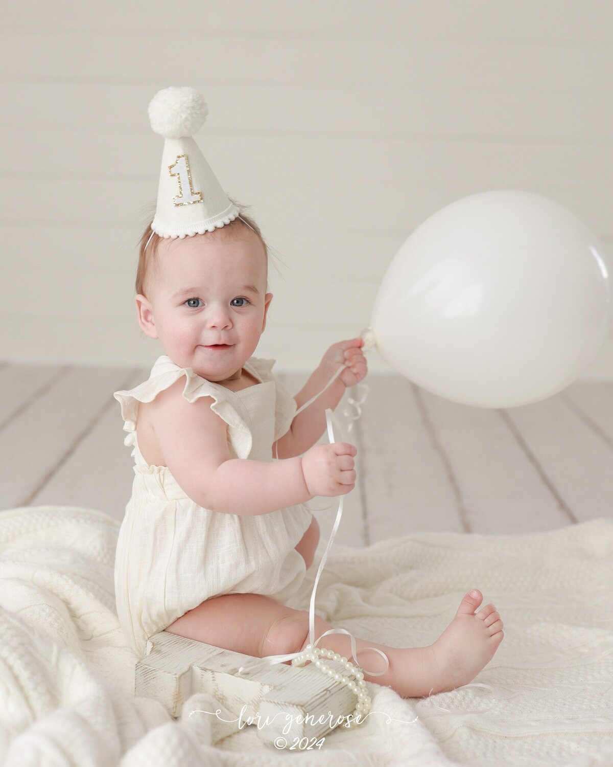 lehigh-valley-photographer-lori-generose-lg-photography-first-birthday-cake-smash-girl-new-hope-pa