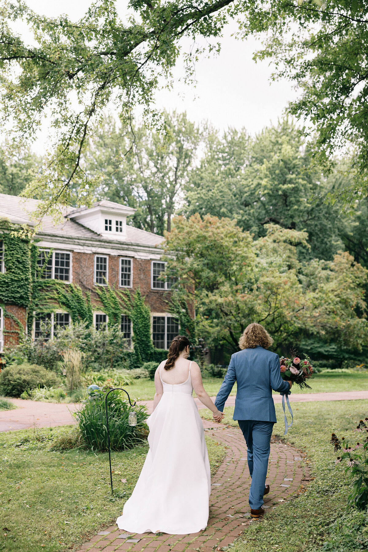 Wedding photography at outing lodge in stillwater minnesota for intimate wedding  (3)