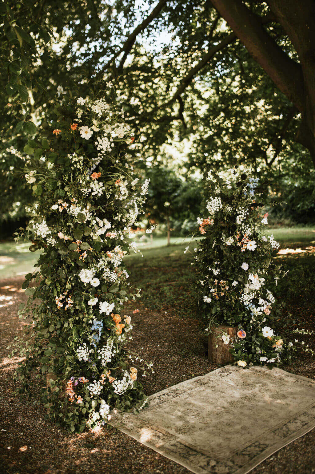 Kirsty-and-Ceith-Broadfield-Court-Wedding-Flowers-Issy-And-Bella-Florist-Herefordshire3