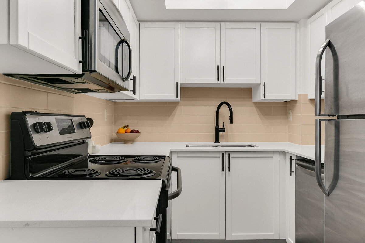 19-web-or-mls-15_002_Kitchen