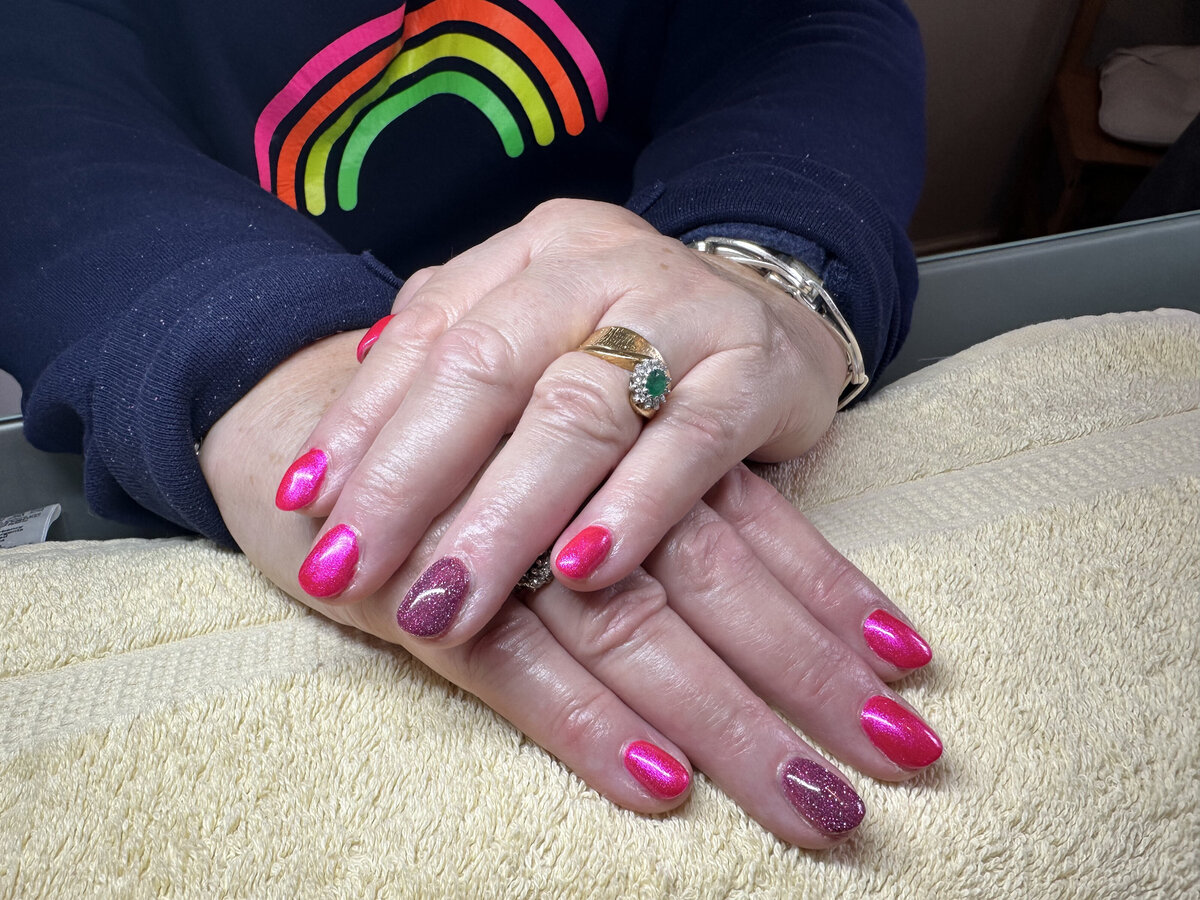 bright-pink-pearl-glitter-nails