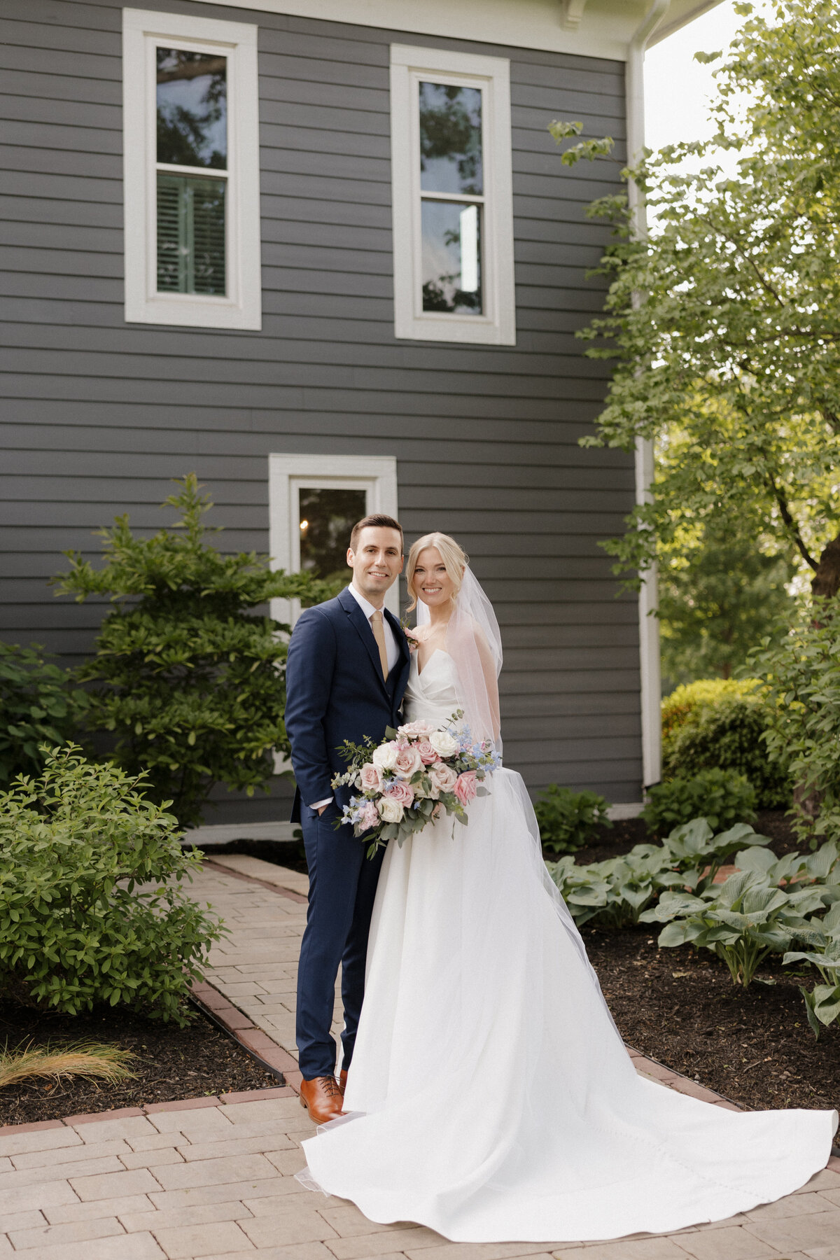 Indianapolis wedding photographer bride and groom portrait