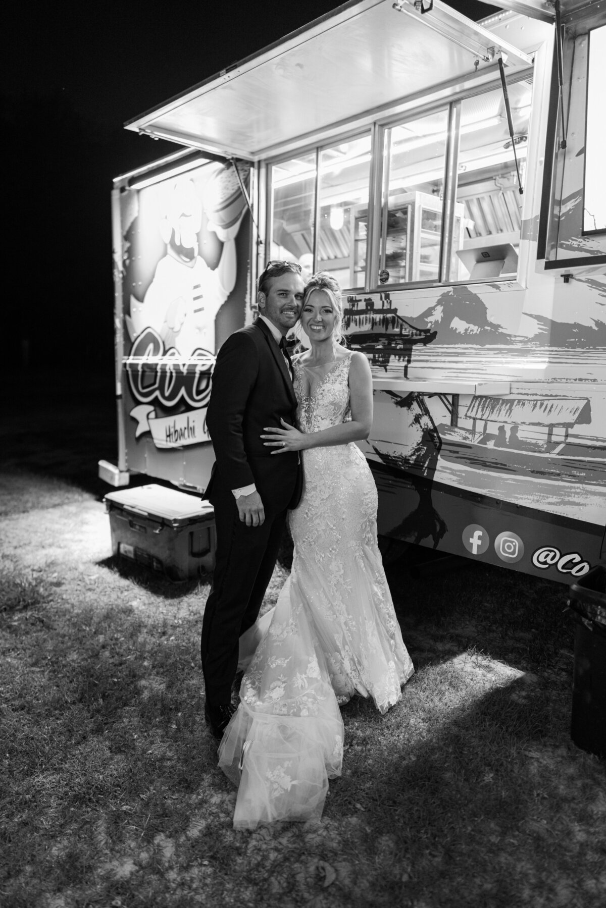 BRIDE  GROOM PORTRAITS-189