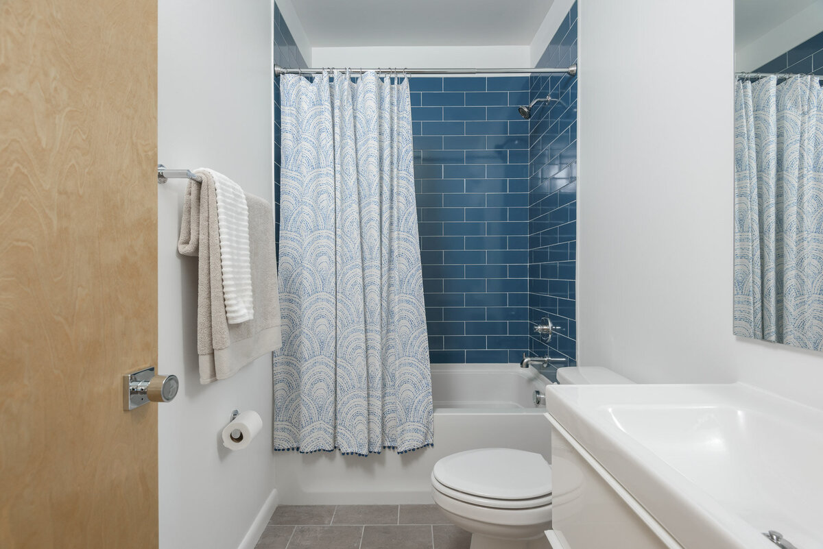 hallbath1