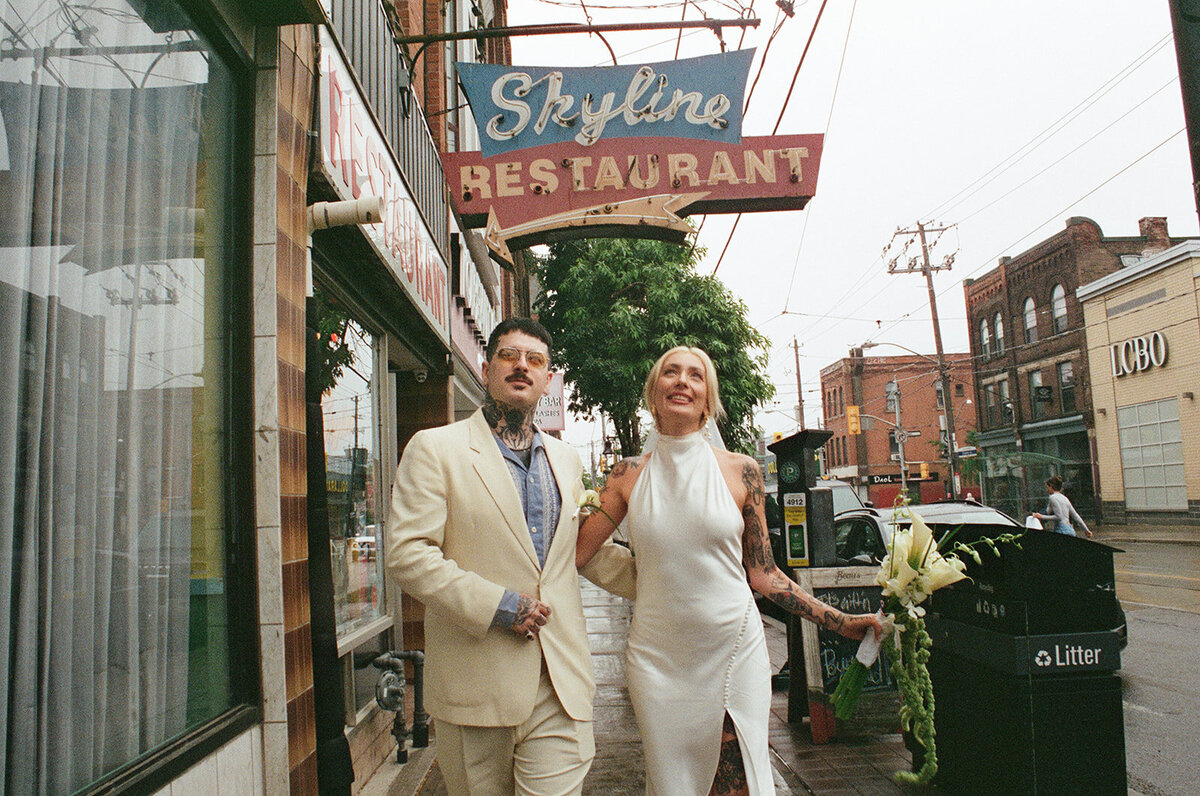 toronto-city-elopement-city-hall-edgy-nontradional-thedrake-rainy-day-cool-alternative-film-35mm-119