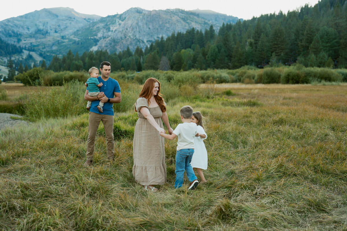 Lake Tahoe-Family-Photographer-59