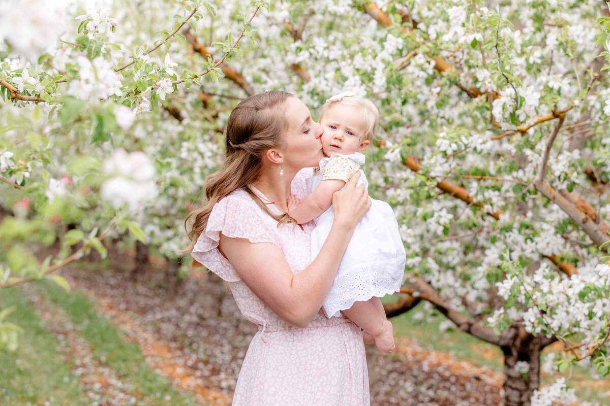 Utah-County-UT-Cherry-Blossom-Spring-Mini-Session-Magnolia-and-Grace-Photography-Co-MS# (1)-6