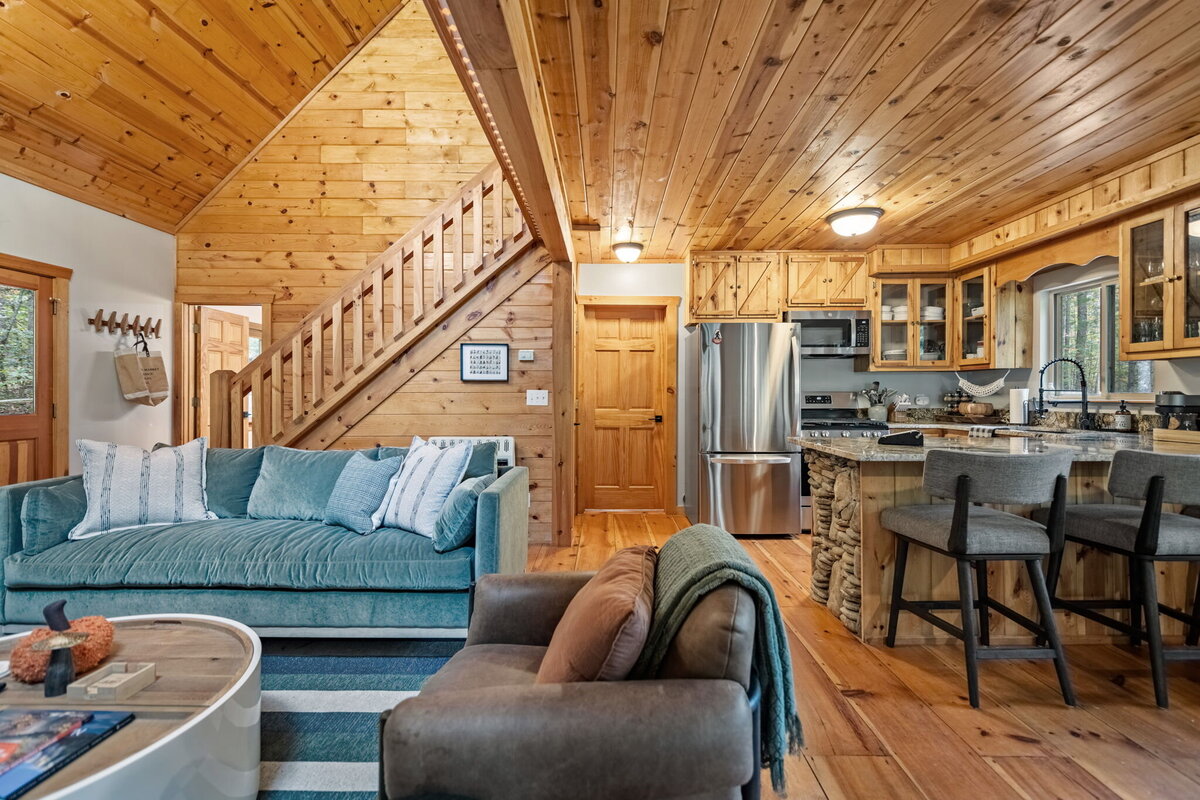 33Shady-Grove-Cabin-Blue-Ridge-GA_1464_Living Kitchen
