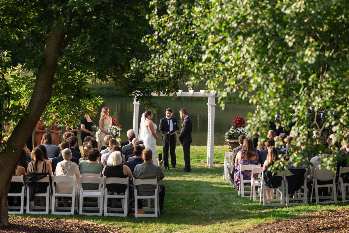 outdoor-wedding-bride-groom-ceremony