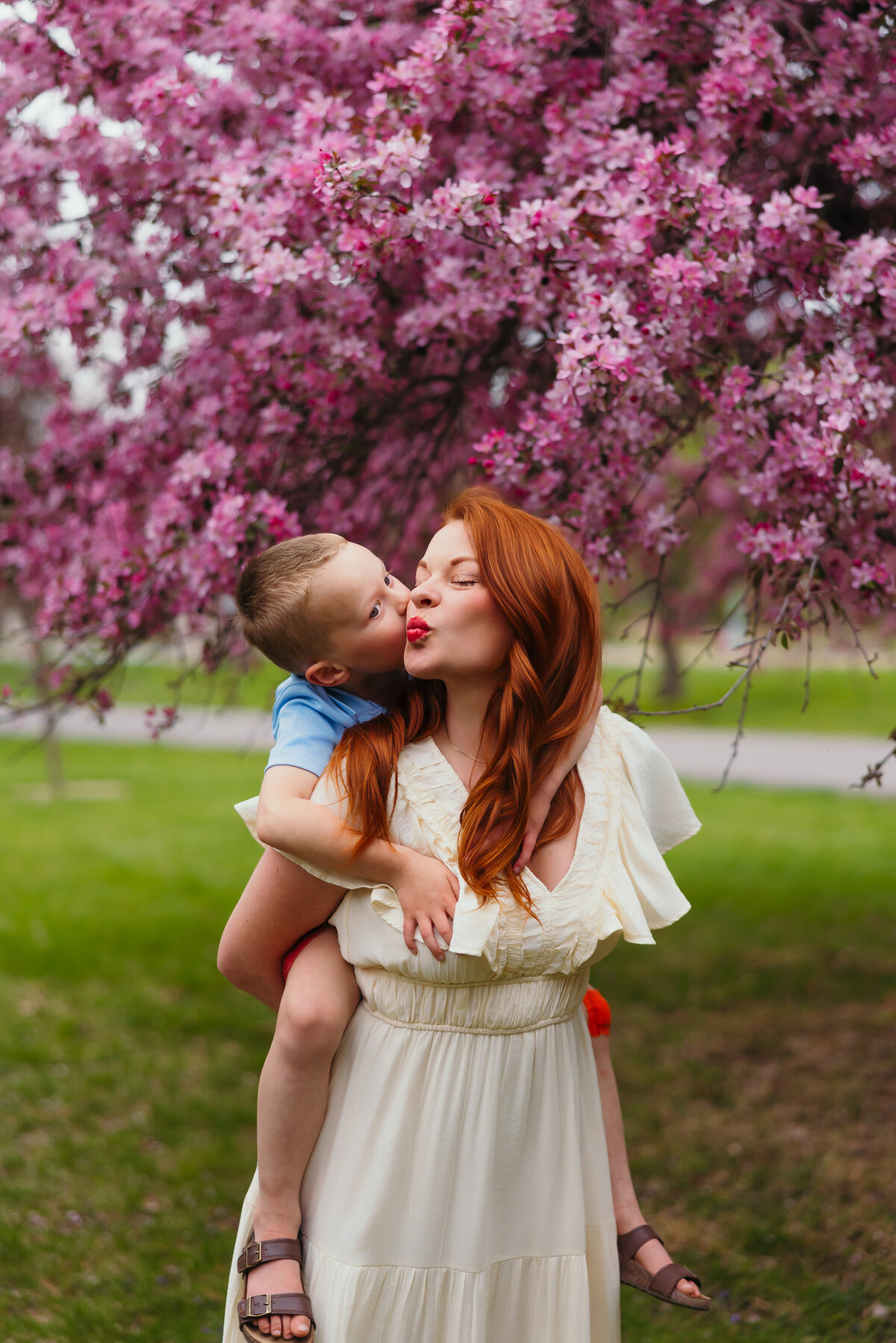 Walker-Family-Spring-Blossom-April-2025-046