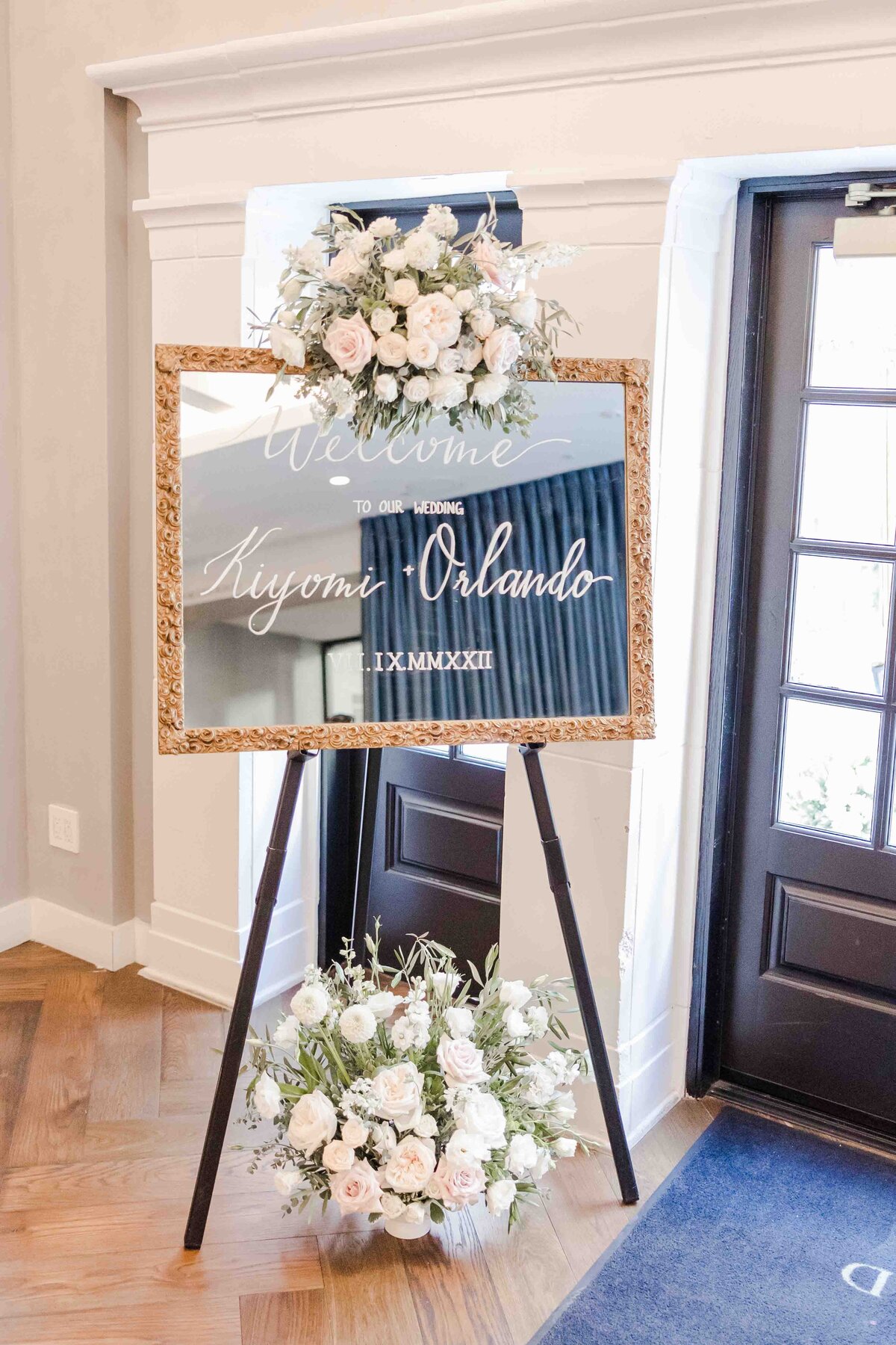 wedding-mirror-welcome-sign-pink-flowers