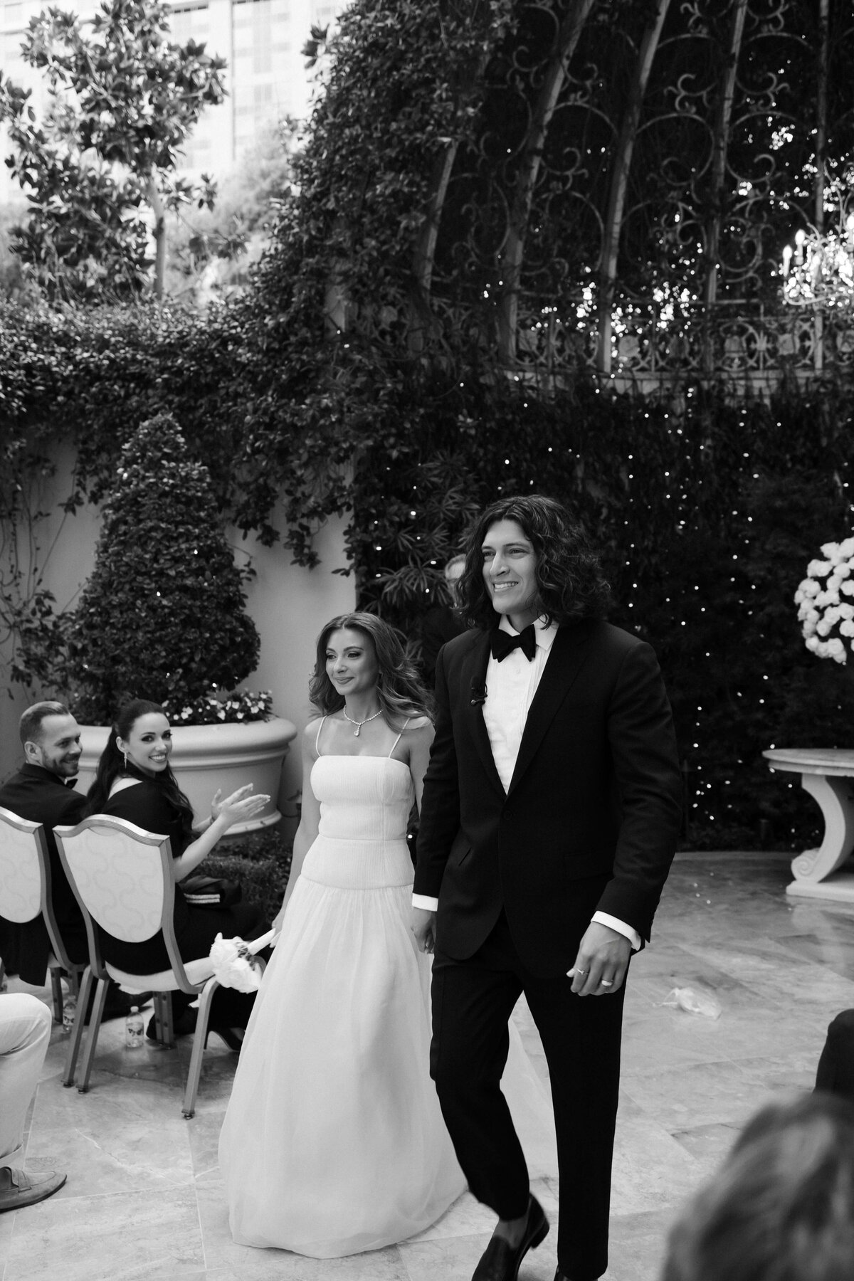 42_riskyexposure_shoshana-kyle_las-vegas-elopement-photography