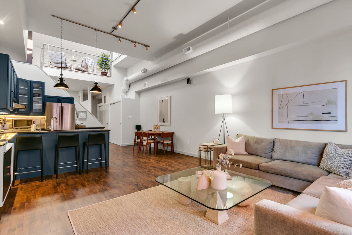 13-web-or-mls-8_010_Living Room