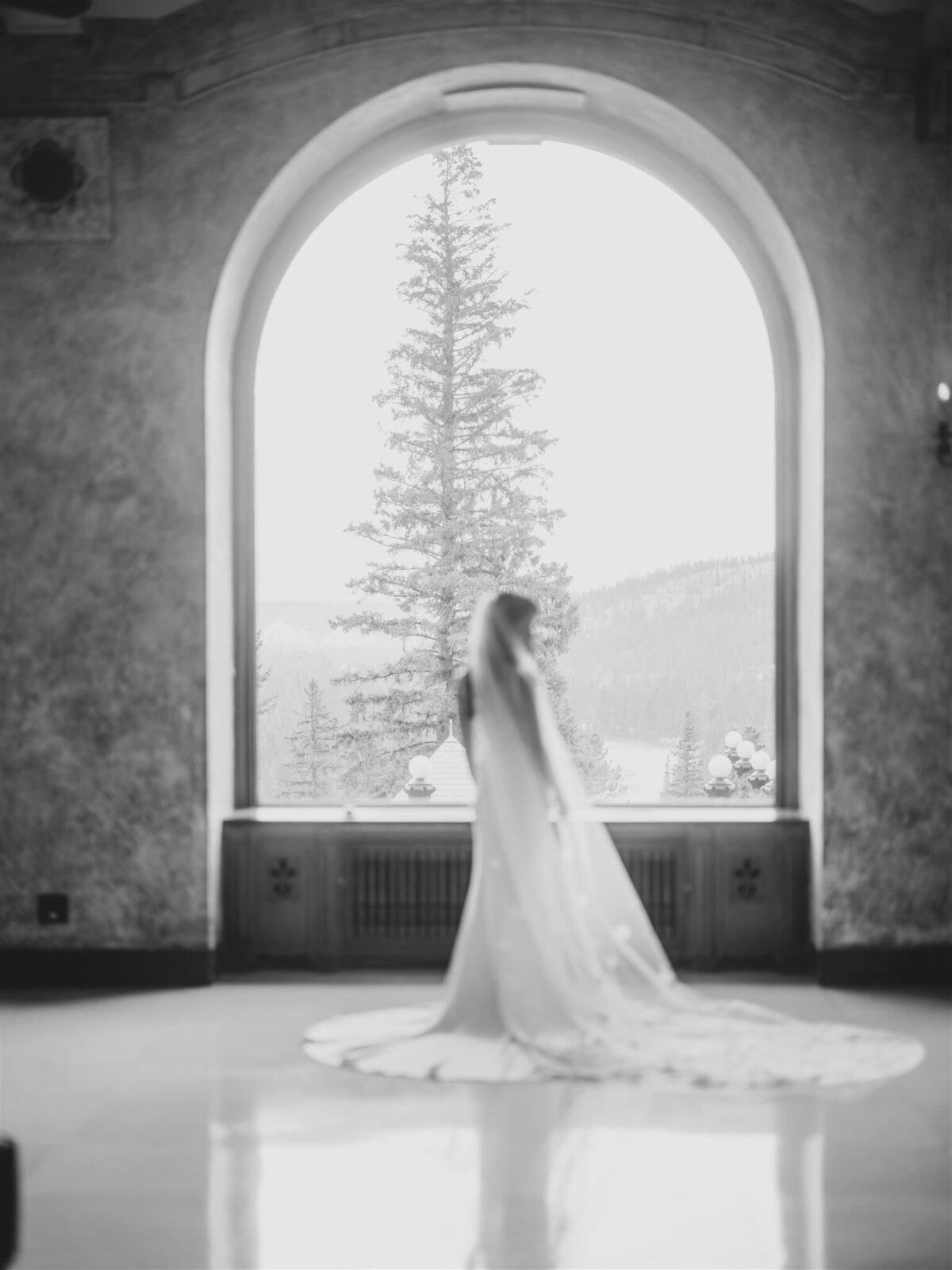 calgary-wedding-photographers-nicole-sarah-fairmont-banff-springs-SR-470_websize