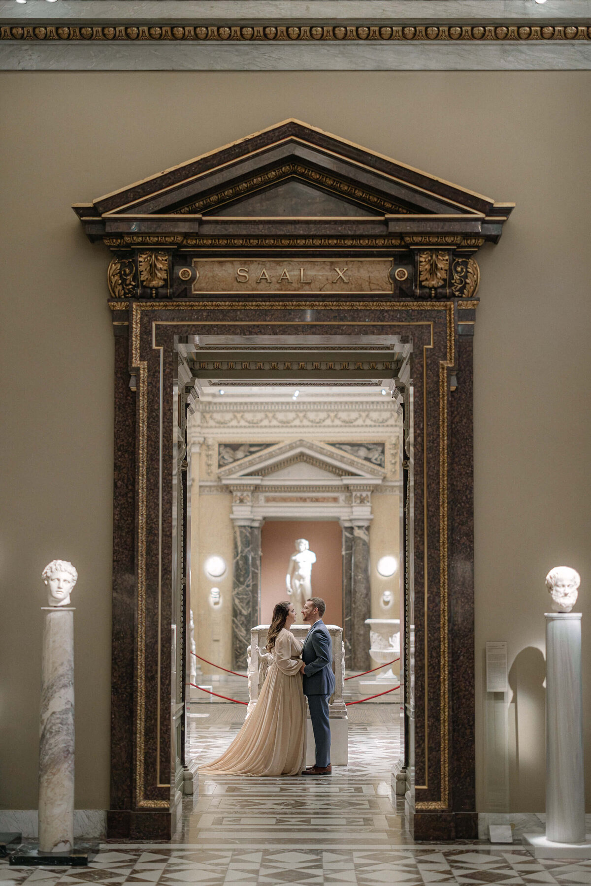 Engagement in Fine Art Museum in Vienna