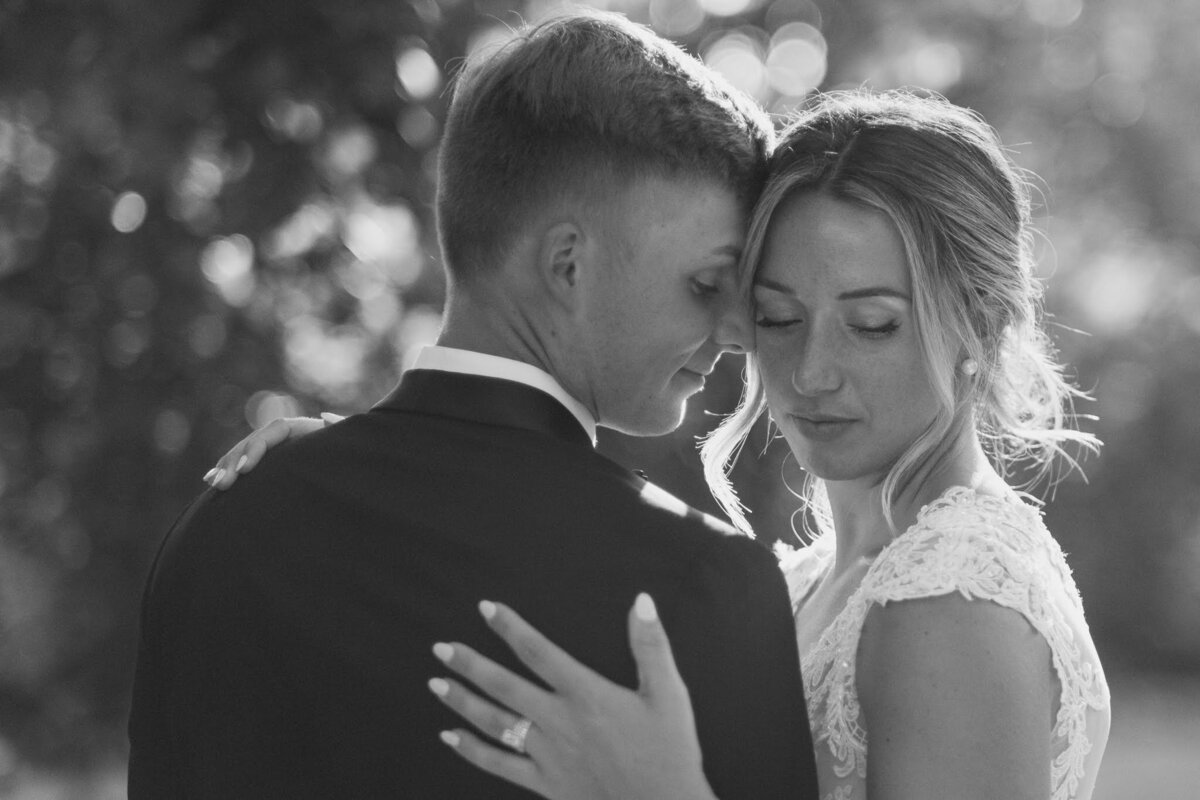 Nichole-Babiez-Photography-Dunham-woods-Geneva-Illinois-Wedding-luxury-editorial-timeless-modern-candid-bride-inspiration-chicago-photographer--101
