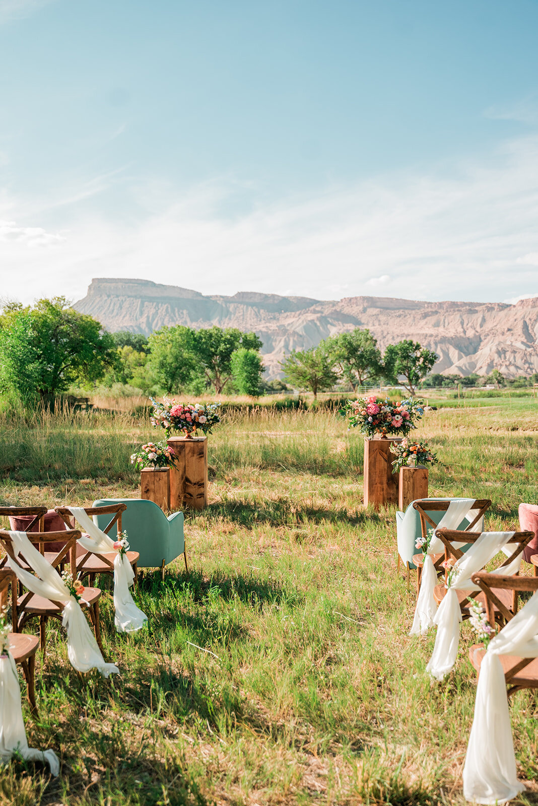 palisade-river-ranch-wedding-colorful_0077