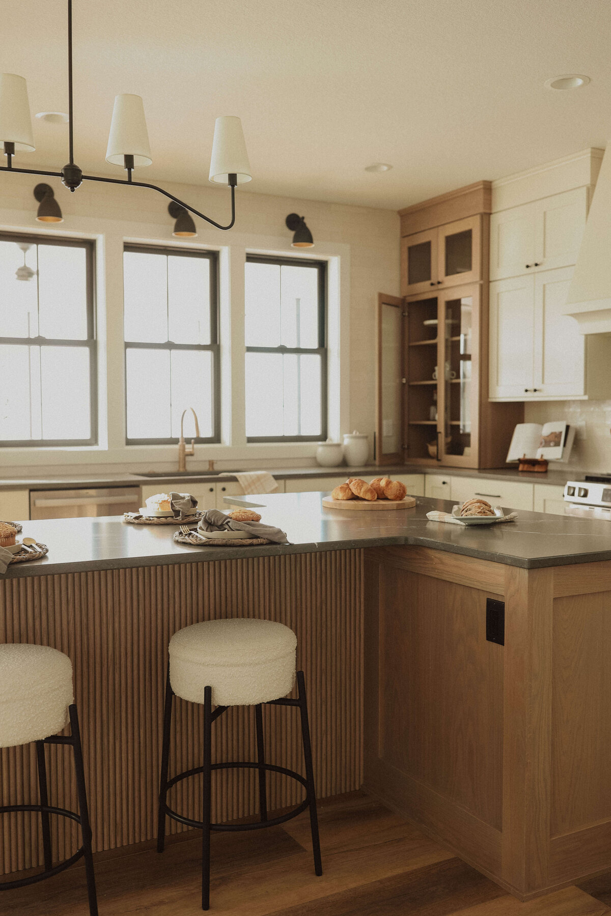2802-Kitchen-Grimes-Central-Iowa-Custom-Home-JRL-Builders-3F1A0016
