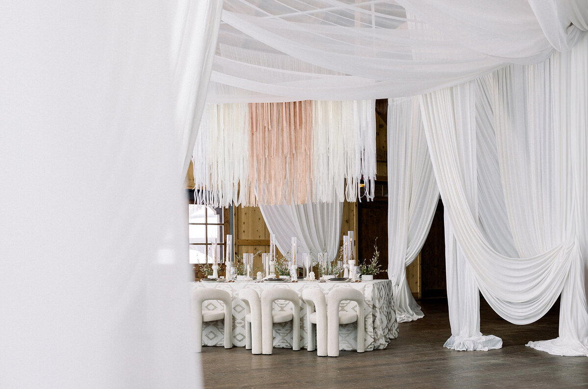 Devils_Thumb_Winter_Wedding_Editorial_by_Diana_Coulter_Submission-10