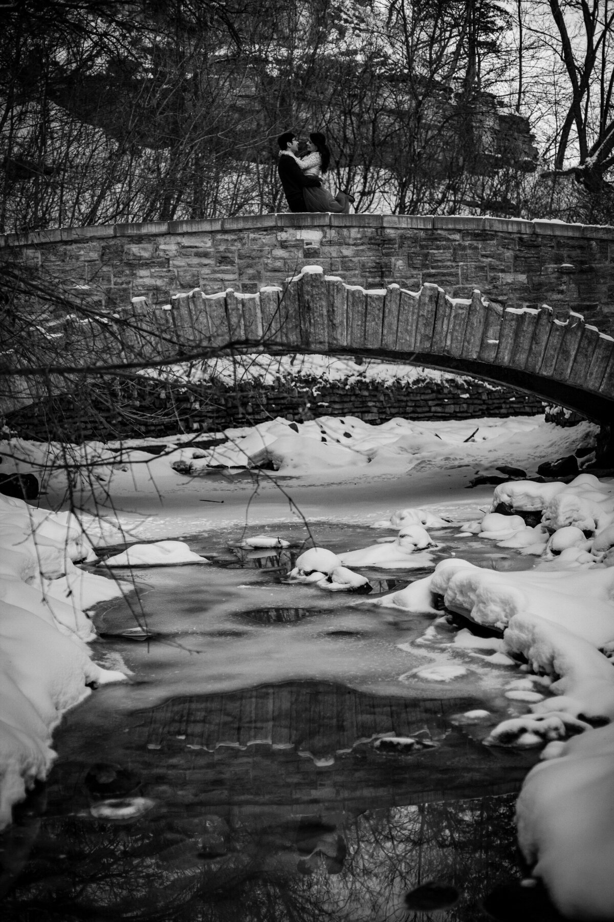 Minnehaha-Falls-Engagment-Winter-Saint-Paul-Minnesota-Andy-Hardman-Photography-2022-160
